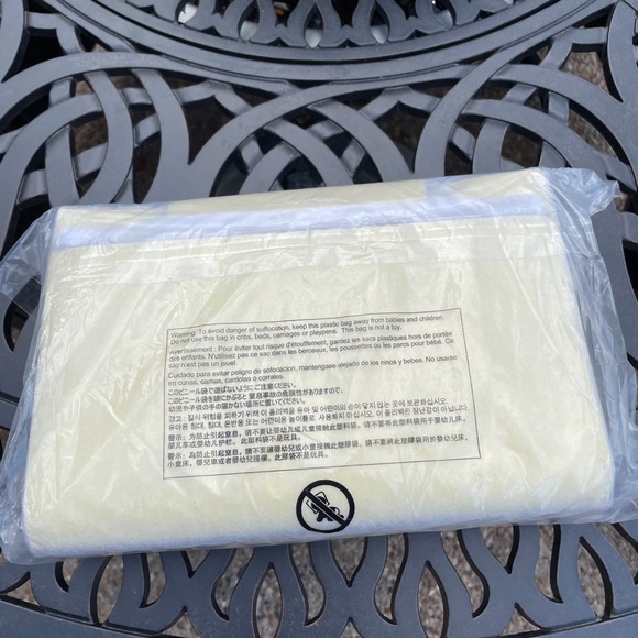 NWT Michael Kors Sunshine Yellow crossbody - Picture 16 of 16